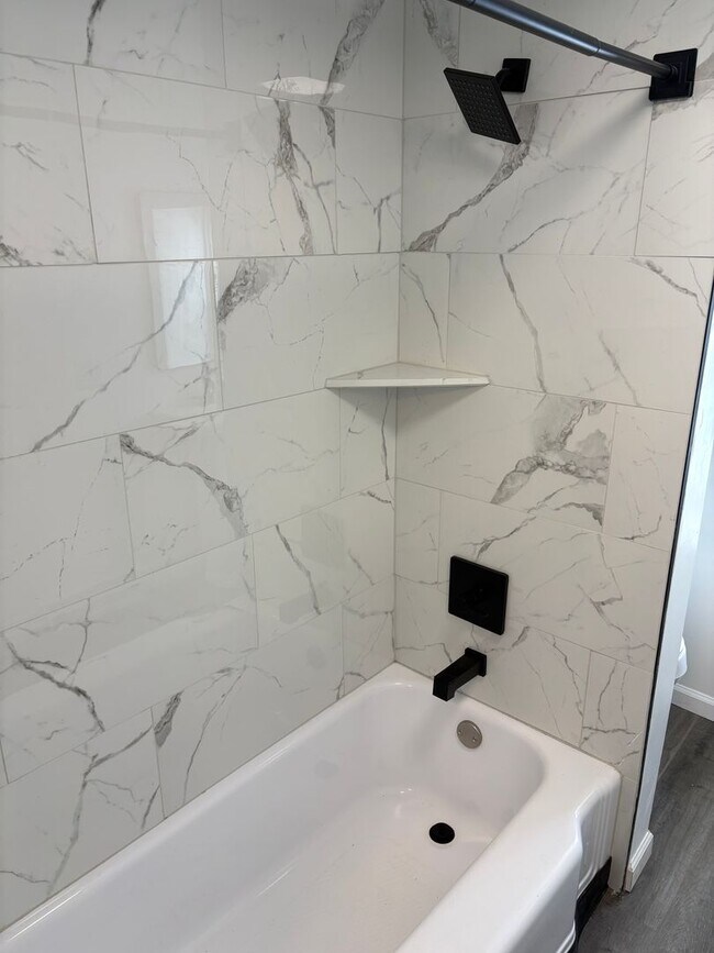 Building Photo - 1 Floor Living on 1/2 Acre, 4 Bedrooms/1 Bath, Garage-Dallastown SD