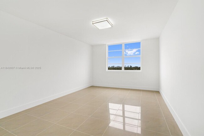 Building Photo - 6770 Indian Creek Dr