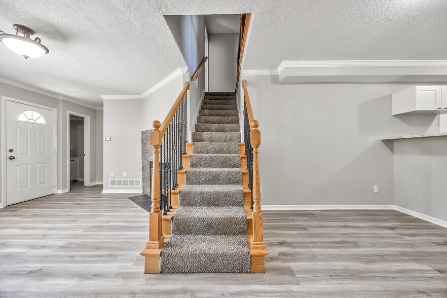 Building Photo - 1489 E 120th St