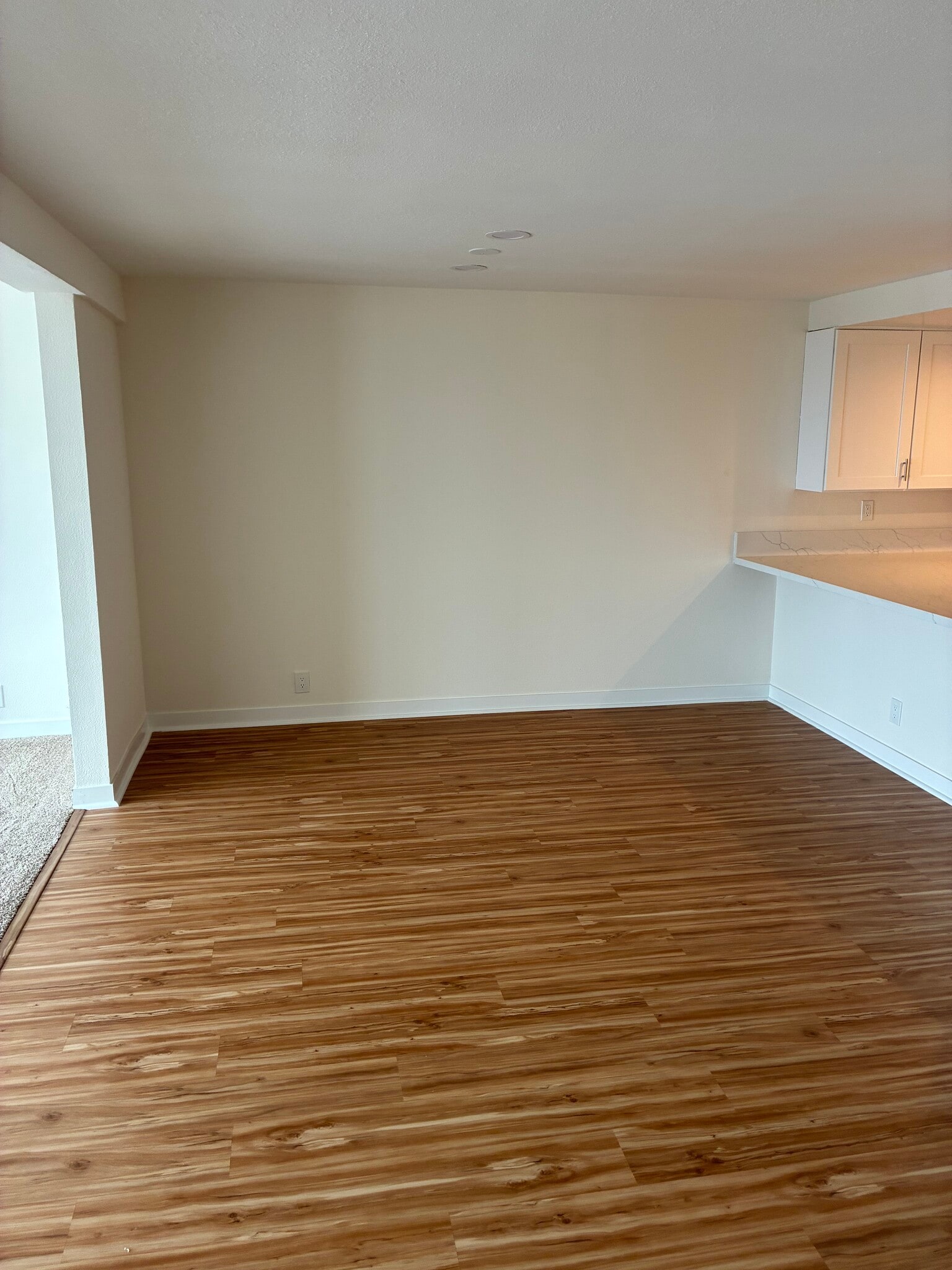 dining area - 736 Gould Ave