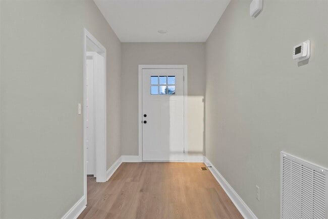 Building Photo - 710 Sheldrake Ln