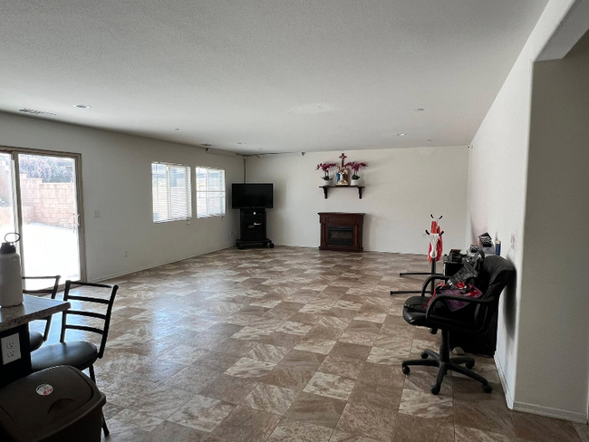 Building Photo - 16760 Meridian Ln