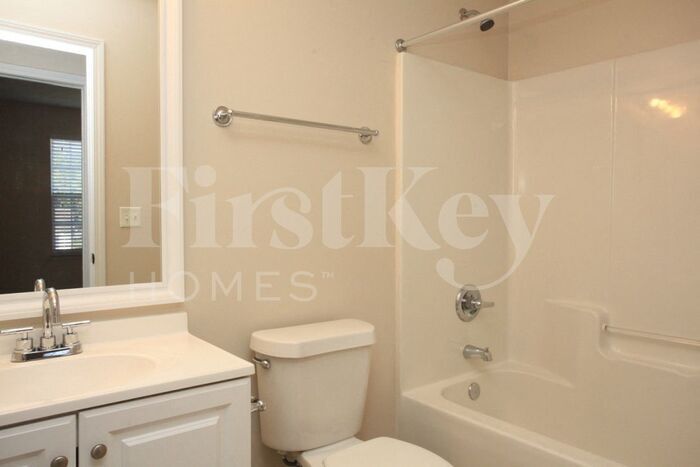 Building Photo - 304 Margaret Kelly Ct