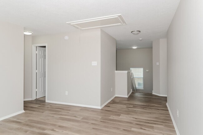Building Photo - 7318 Cypress Pr Dr