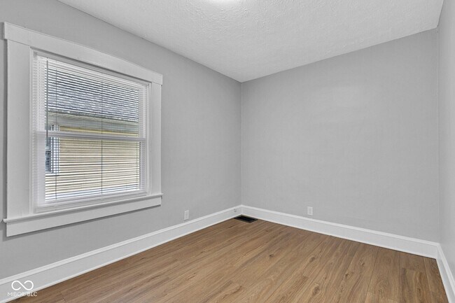 Building Photo - 3628 Birchwood Ave