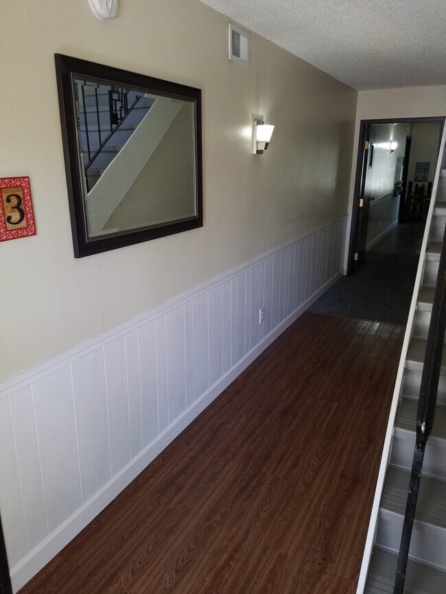 Building Photo - 3527 Pheasant Ln