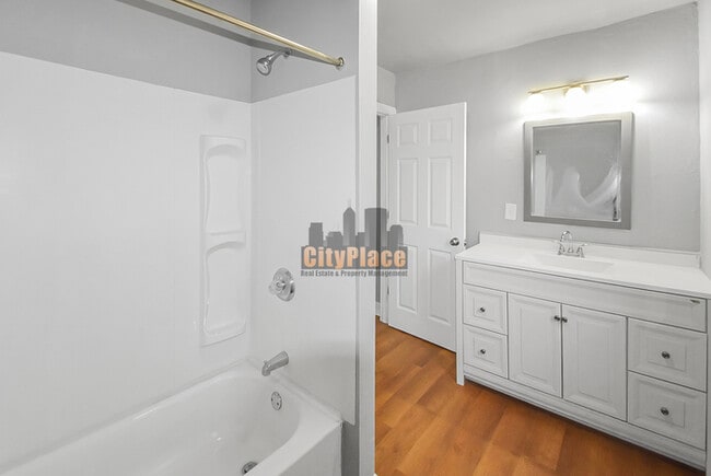 Building Photo - 2627 Chase St