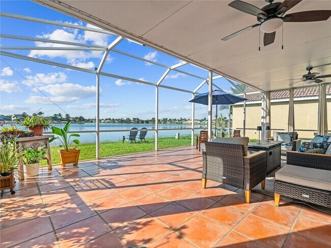 Building Photo - 1433 Presidio Dr