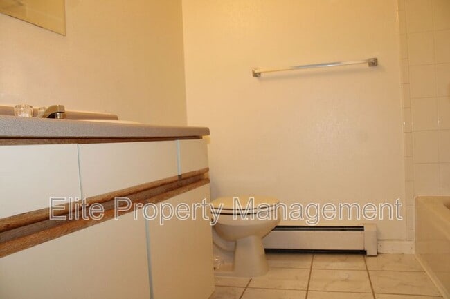 Building Photo - 212 W Palmer Lake Dr