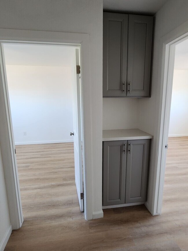 Building Photo - 6439 Camarilla Ave