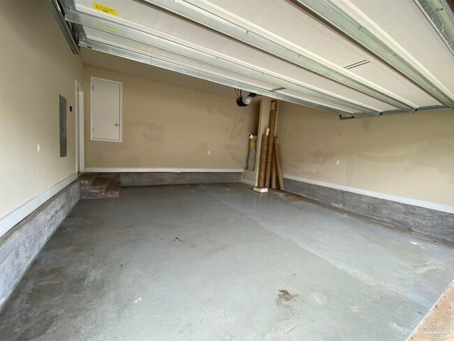 Building Photo - 2486 Redford Dr