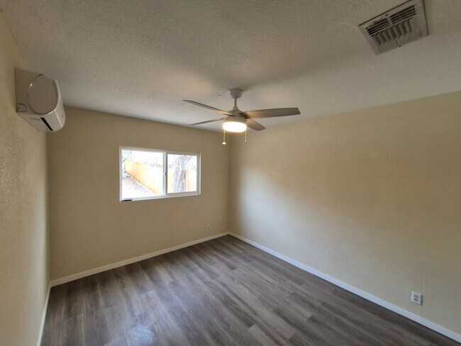 Building Photo - 4018 Sunrise Cove Dr
