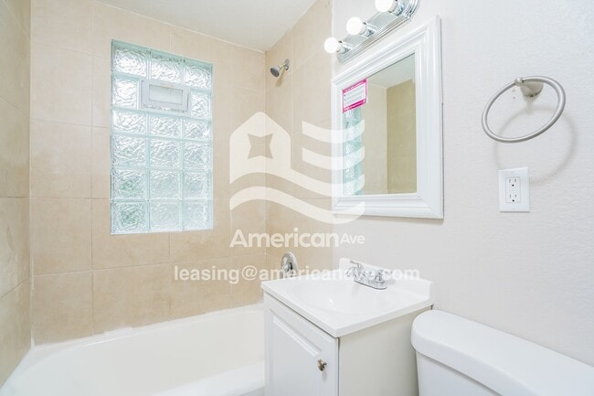 Building Photo - 5920 N 68th St