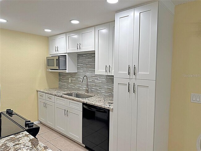 Building Photo - 4500 E Bay Dr