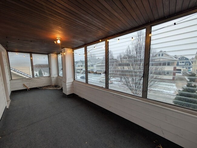 Building Photo - 2184 Wascana Ave