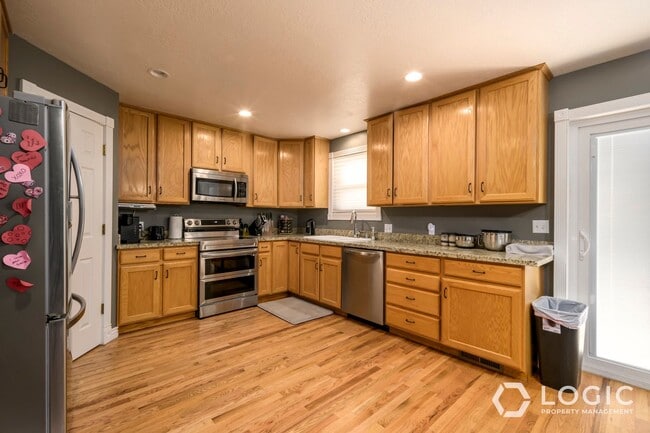 Building Photo - Beautiful Home in Kaysville UT!