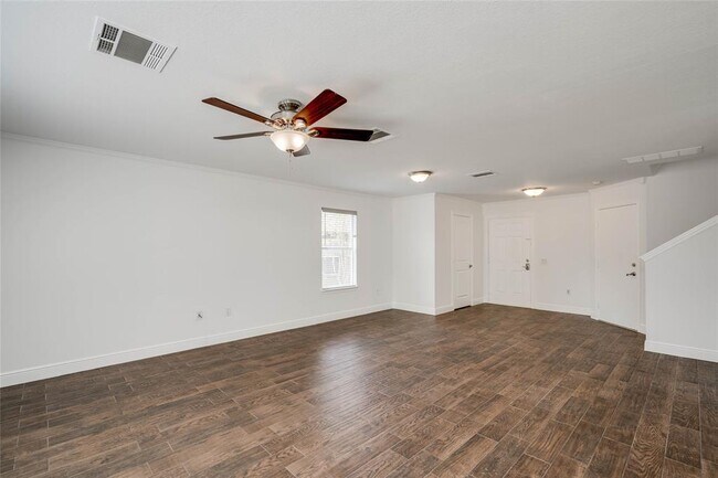 Building Photo - 8705 Davis Oaks Trail