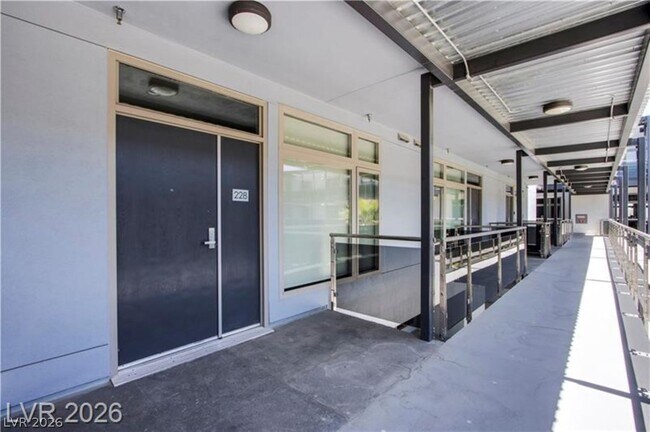 Building Photo - 8925 W Flamingo Rd