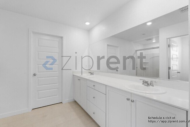 Building Photo - 10365 Bayson Wy