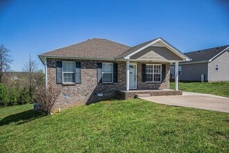 Building Photo - 955 Russet Dr