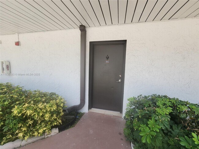 Building Photo - 19600 SW 110th Ct