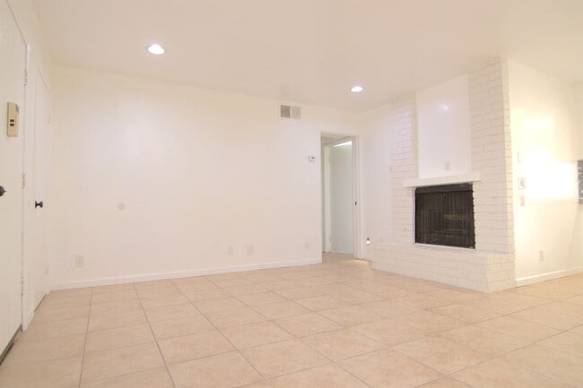 Building Photo - 21219 Roscoe Blvd