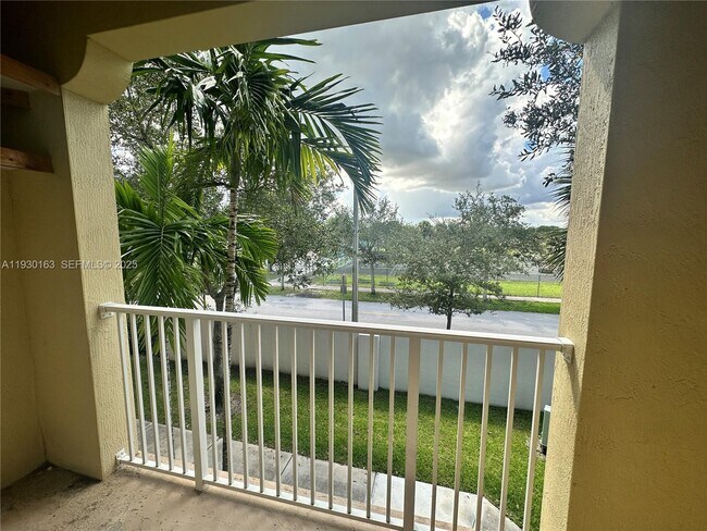 Building Photo - 10800 NW 88th Terrace