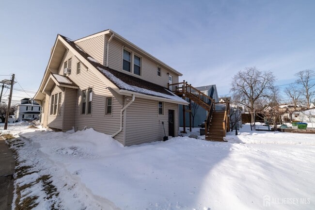 Building Photo - 684 Amboy Ave