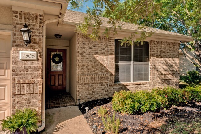 Building Photo - 2508 Sonoma Cv