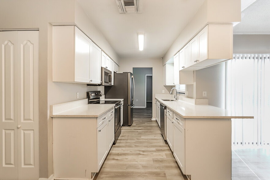 Building Photo - 1023 Malletwood Dr