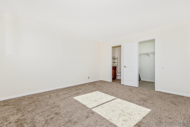 Building Photo - 1240 N Broadway