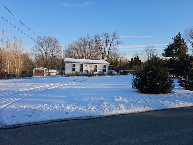 Primary Photo - Remodeled Ranch Home - Live in the Country!