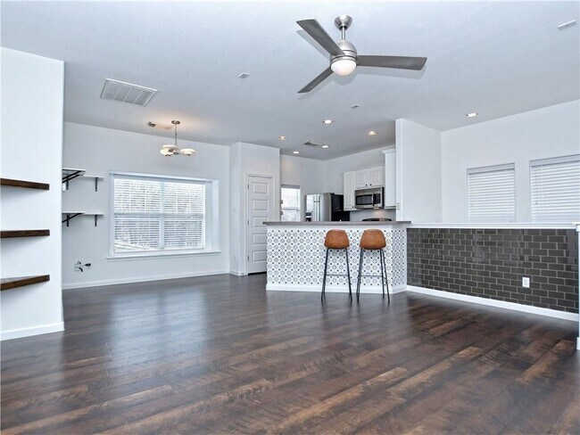 Building Photo - 2821 Saville Loop