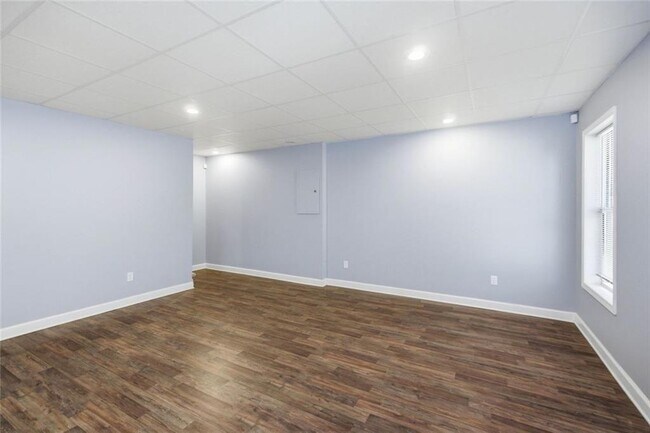 Building Photo - 518 S Fortune Way