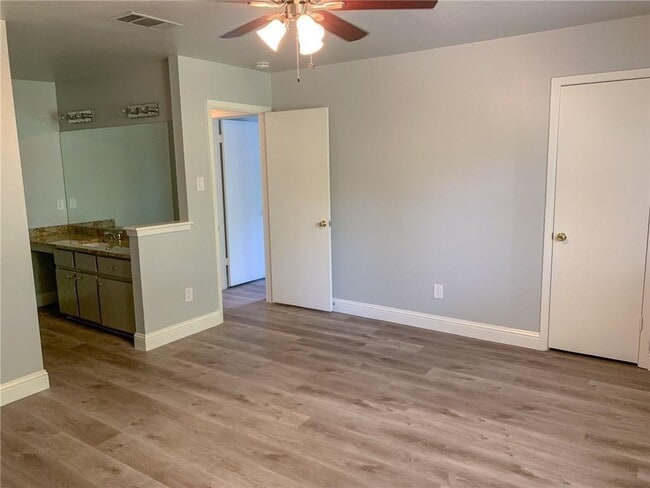 Building Photo - 1604 Holstein Dr