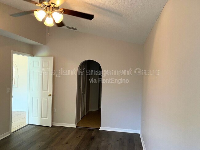 Building Photo - 4029 Iveyglen Ave