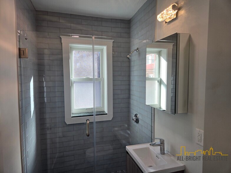 Building Photo - 369 Tappan St