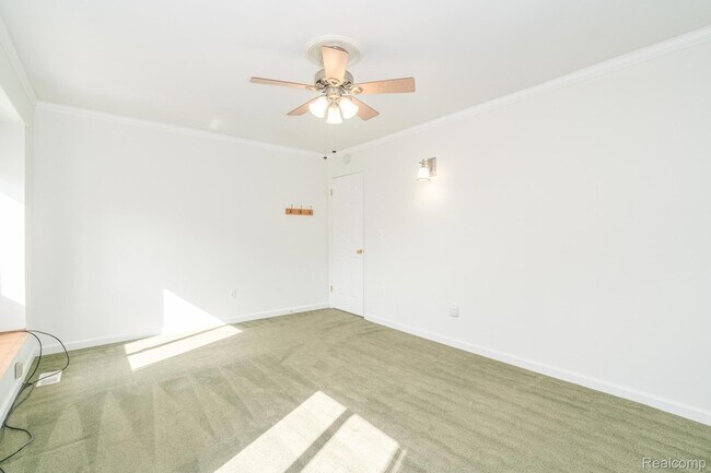 Building Photo - 15566 Dupage Blvd