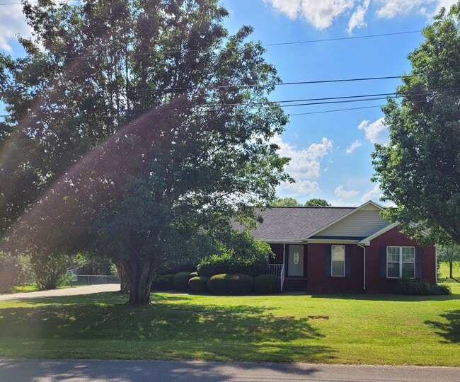 Building Photo - Rent Ready in New Market