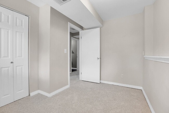 Building Photo - $2,720.95 - 4 bed, 2 bath, located in Aurora with attached Garage and In Unit Washer and Dryer!