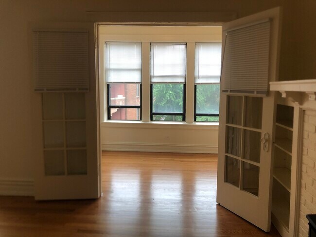 Building Photo - 1126 W Pratt Blvd