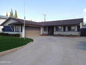 Building Photo - 1394 Sycamore Dr