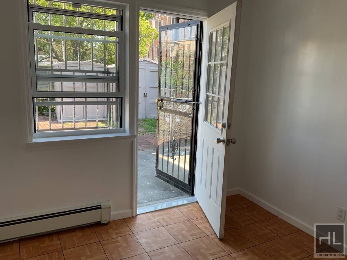 Building Photo - 49 AVENUE