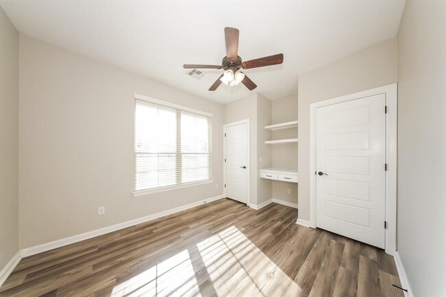 Building Photo - 207 Casey Ln