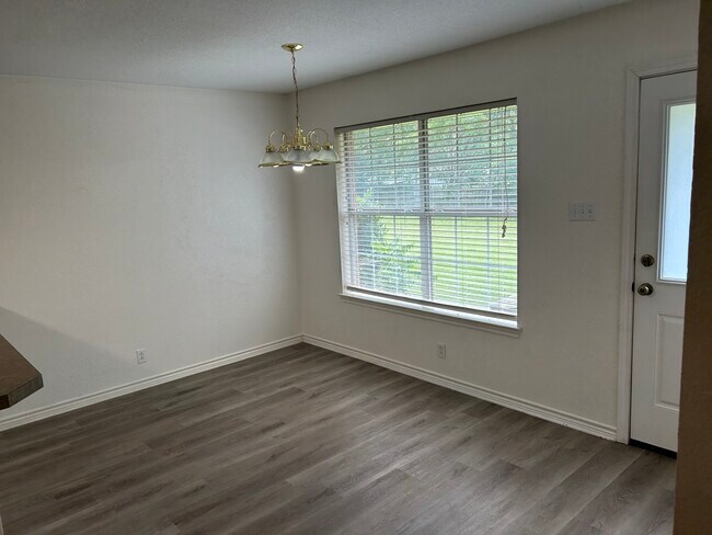 Building Photo - 2920 W Parnell St