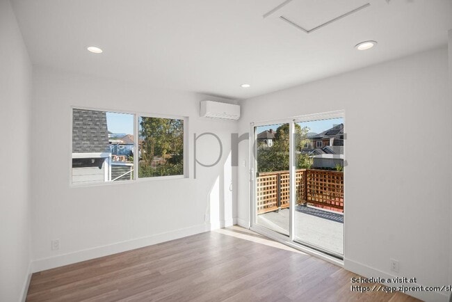 Building Photo - 2906 Adeline St