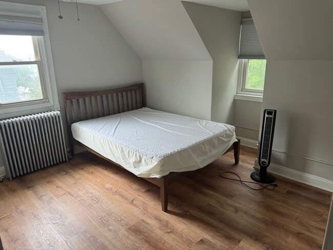 Building Photo - Beautiful Conshohocken 3 Bedroom 1 bath Ca...