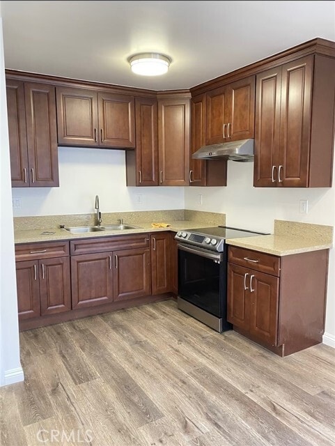 Building Photo - 5828 N Vista St