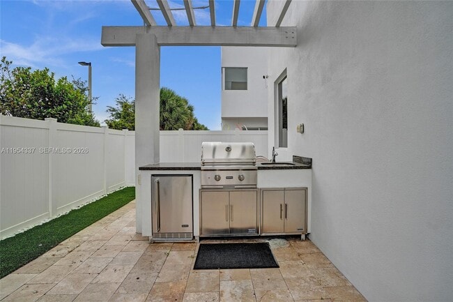 Building Photo - 9995 NW 75th St