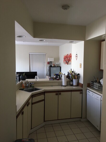 Primary Photo - 538 Tremont St